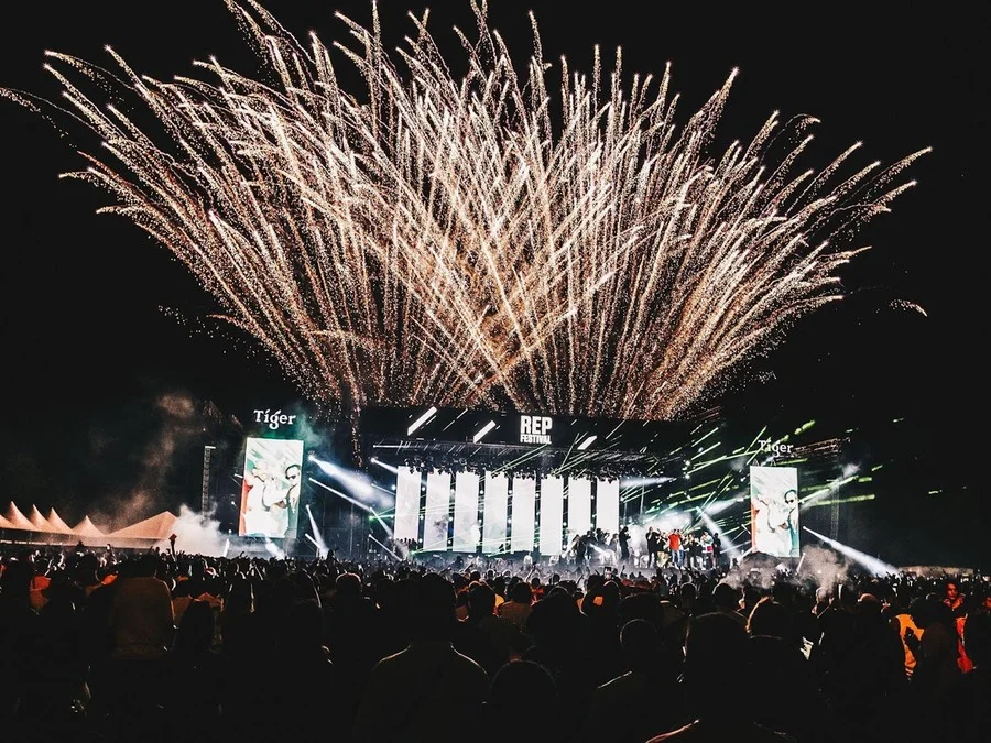 REP Festival — fogos sobre o palco principal, foto Sand Filmes